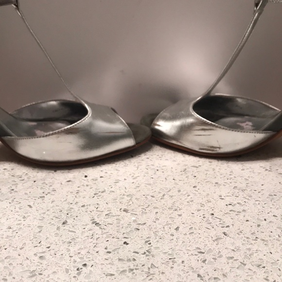 Kenneth Cole Silver t-strap high heels - Picture 6 of 8